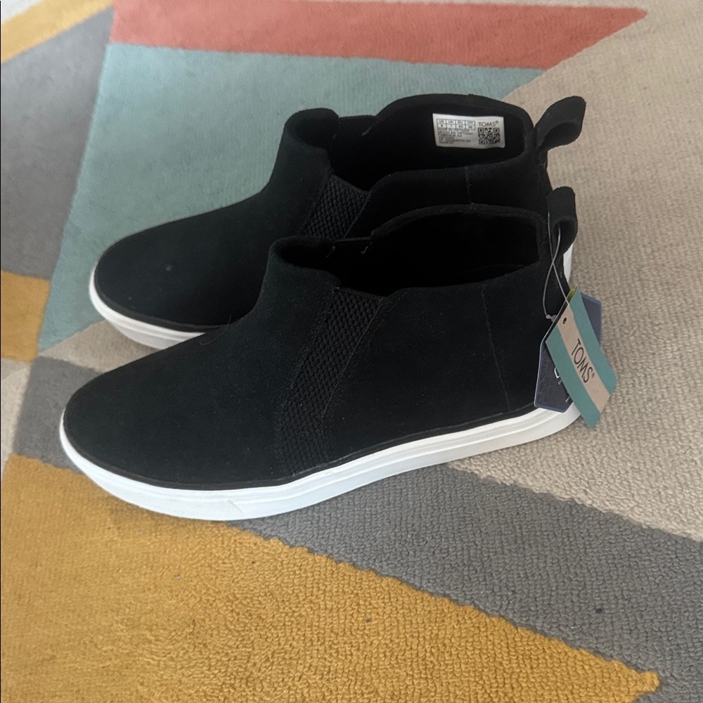 NWT Toms Bryce Black Suede Slip On Bootie Sneaker Size 9